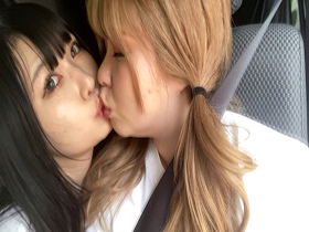 破天荒女優涼花くるみの親友はマニアックなインディーエロ動画に出演していた「エロ女神さま」だった！？親友とだから実現したAYU最初で最後のレズ　サンプル画像04